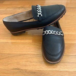 Like New Kelly & Katie Bexley Black Moccasin With Silver Hardware | Size 7M